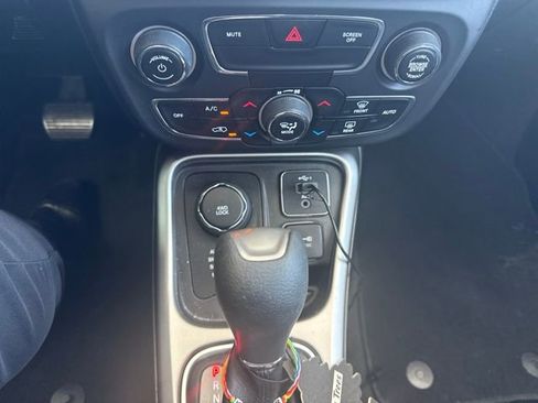 Used 2019 Jeep Compass Sport AWD/4WD image 18