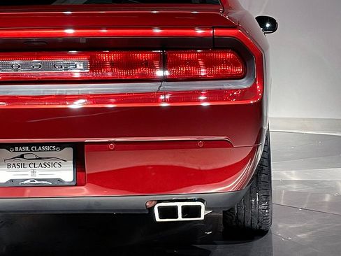 Used 2014 Dodge Challenger SXT image 11