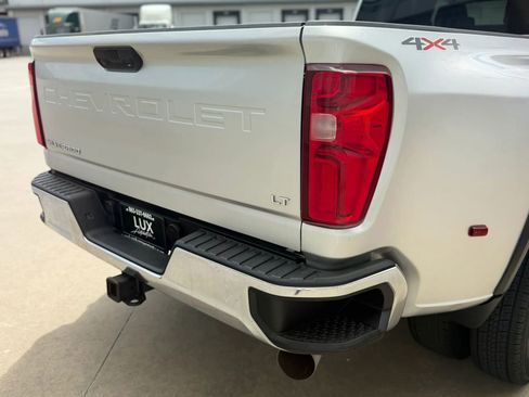 Used 2022 Chevrolet Silverado 3500 LT w/ Convenience Package AWD/4WD image 9