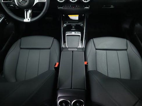 Certified 2025 Mercedes-Benz GLA 250 image 16