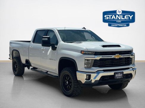Used 2025 Chevrolet Silverado 2500 LT w/ Convenience Package AWD/4WD image 1