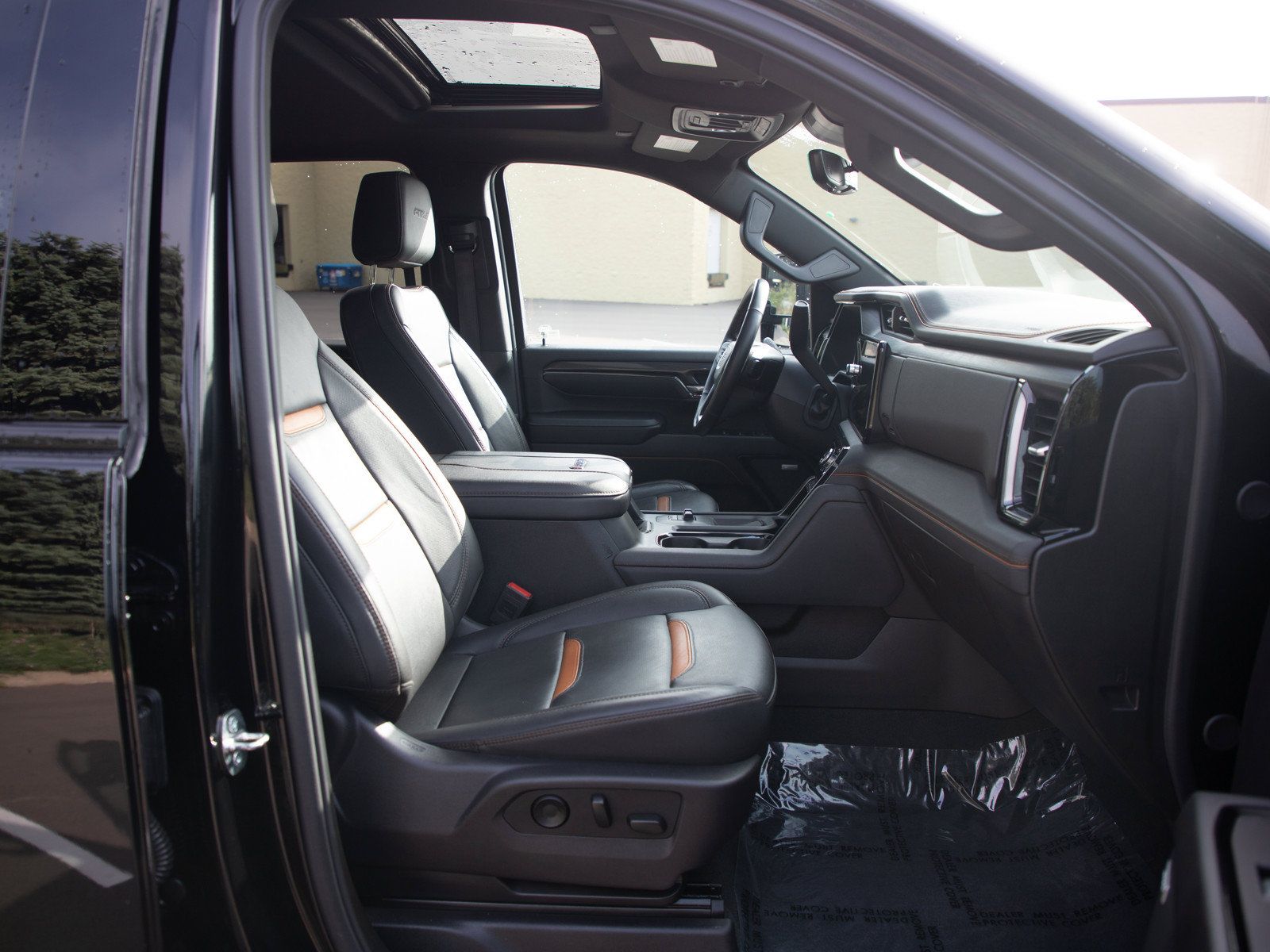 Used 2024 GMC Sierra 2500 AT4 w/ Technology Package AWD/4WD image 14