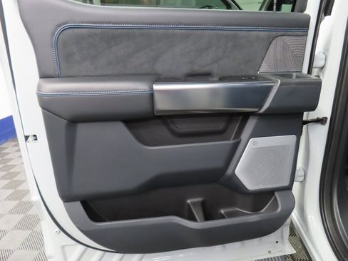 Used 2025 Ford F250 Platinum w/ FX4 Off-Road Package image 76