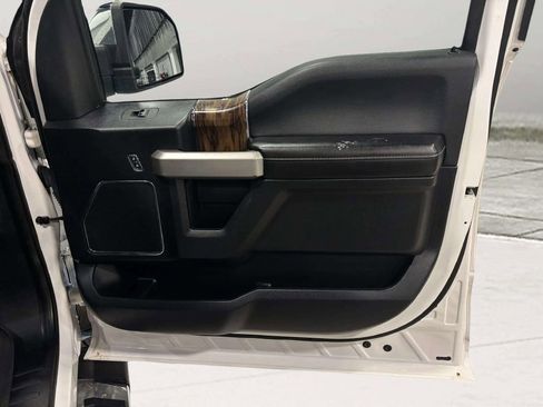 Used 2019 Ford F150 Lariat w/ Equipment Group 502A Luxury image 28