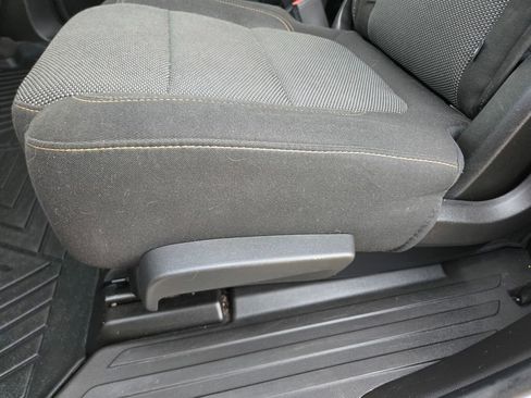 Used 2019 Chevrolet Traverse LT image 31