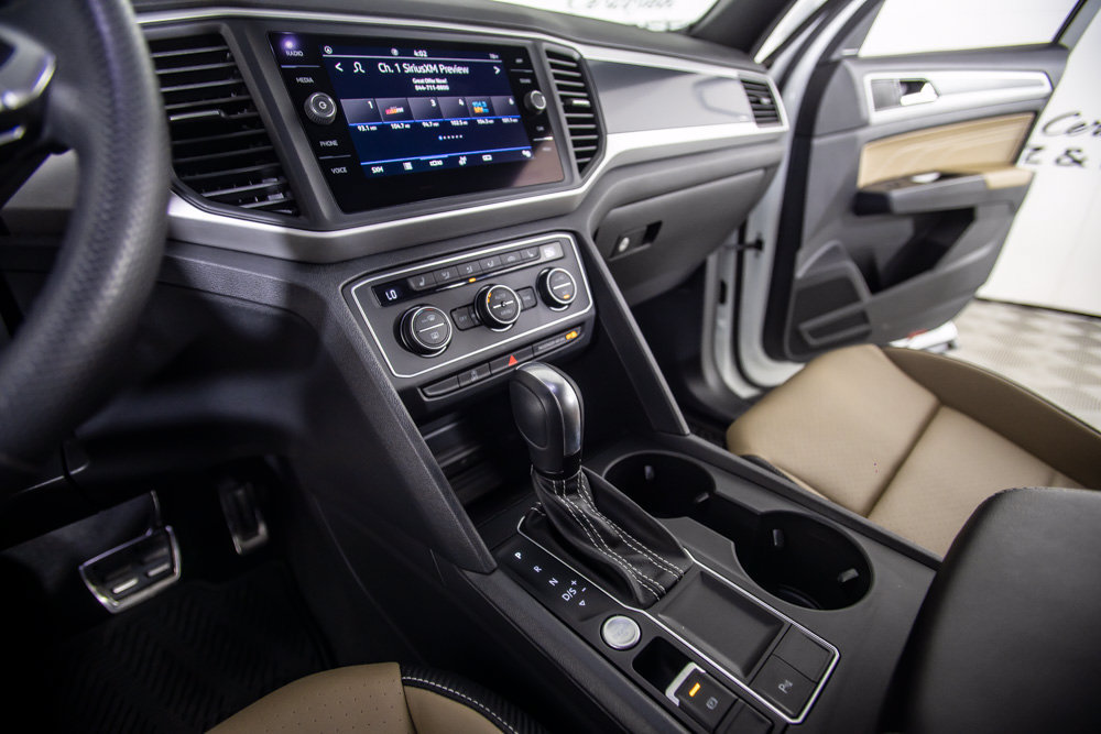 Used 2021 Volkswagen Atlas Cross Sport SE w/ V6 Towing Package FWD image 29