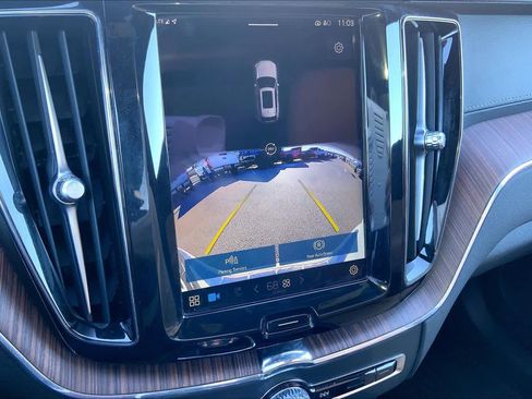 Used 2024 Volvo XC60 B5 Ultimate image 27