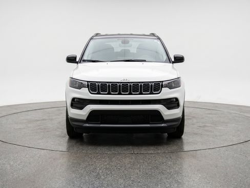 Used 2025 Jeep Compass Limited image 2