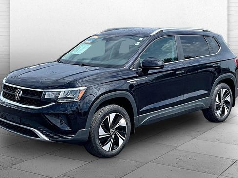 Used 2023 Volkswagen Taos SE AWD/4WD image 13