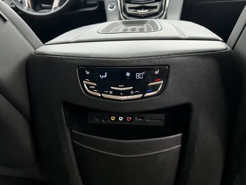 Used 2015 Cadillac Escalade Luxury image 14
