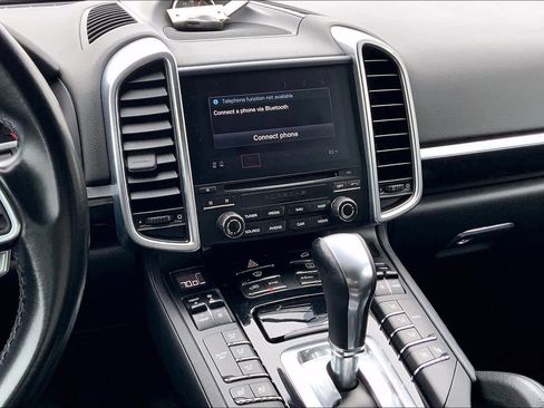 Used 2018 Porsche Cayenne Platinum Edition image 6