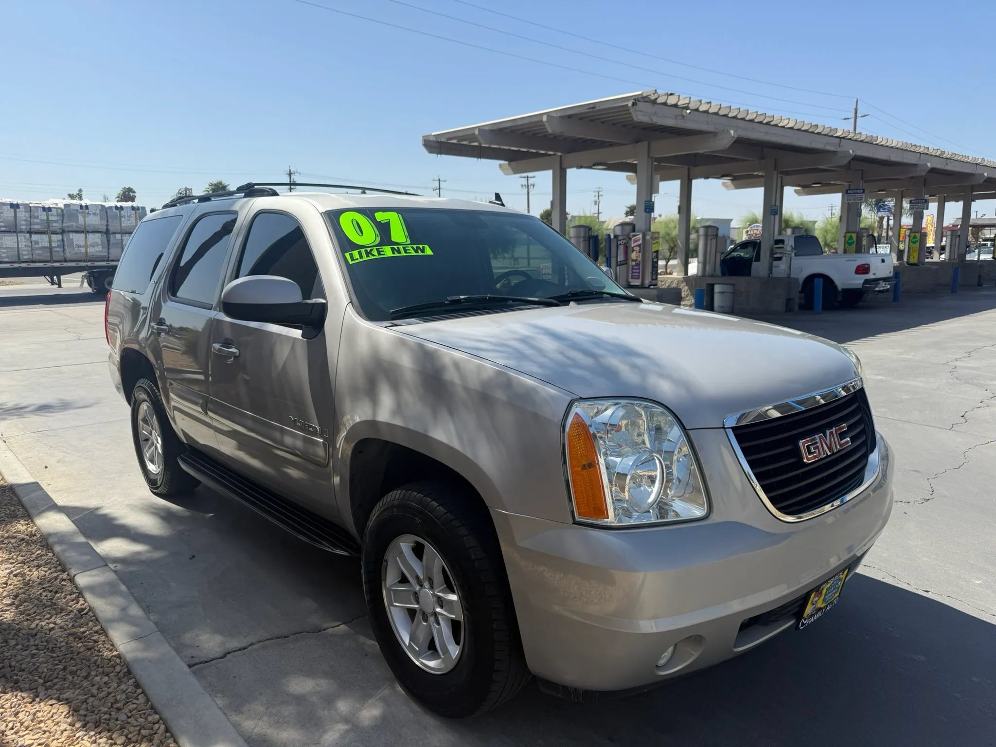 Used 2007 GMC Yukon SLT w/ SLT Preferred Equipment Group RWD image 3