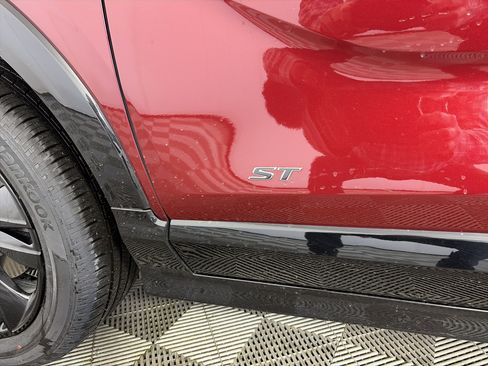 Certified 2025 Buick Encore GX Sport Touring w/ Comfort Package image 17