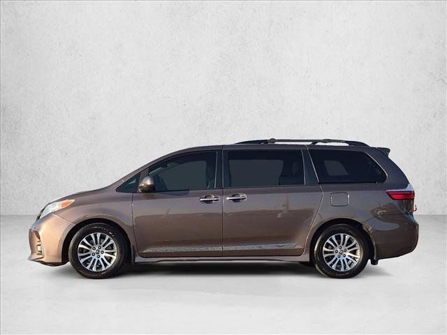 Used 2019 Toyota Sienna XLE Premium FWD image 9