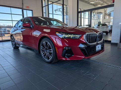 Used 2025 BMW 530i xDrive w/ M Sport Package image 1