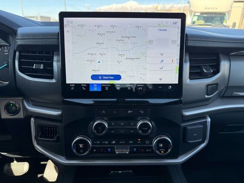 Used 2024 Ford Expedition XLT image 14