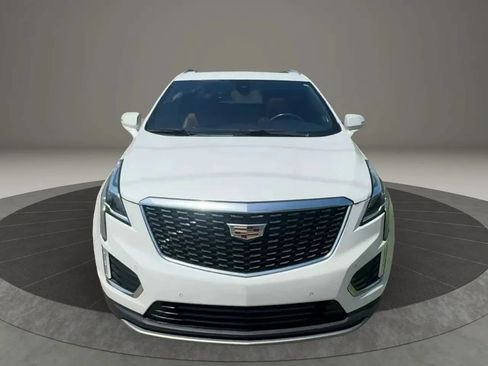 Used 2020 Cadillac XT5 Premium Luxury FWD image 2