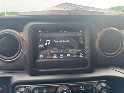 Used 2021 Jeep Gladiator Sport AWD/4WD image 17