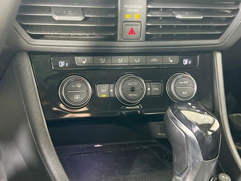 Used 2023 Volkswagen Jetta SEL image 16