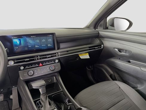 Used 2025 Hyundai Santa Cruz SE FWD image 24