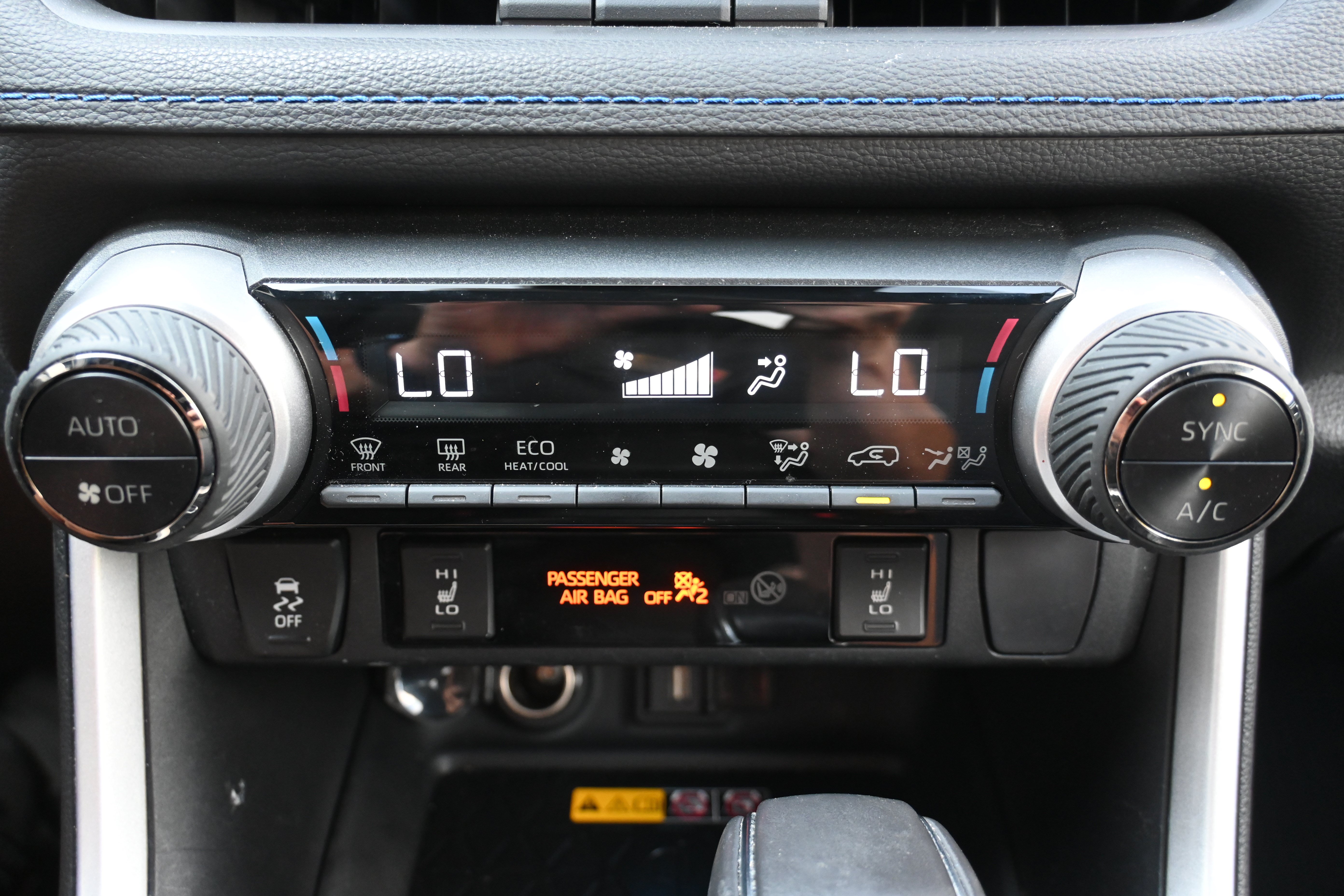 Used 2022 Toyota RAV4 XSE AWD/4WD image 29