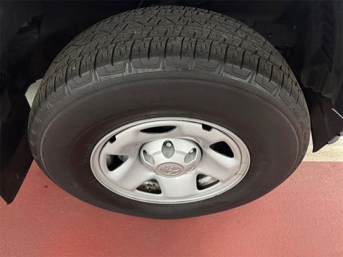 Used 2019 Toyota Tacoma SR w/ SR Convenience Package image 17