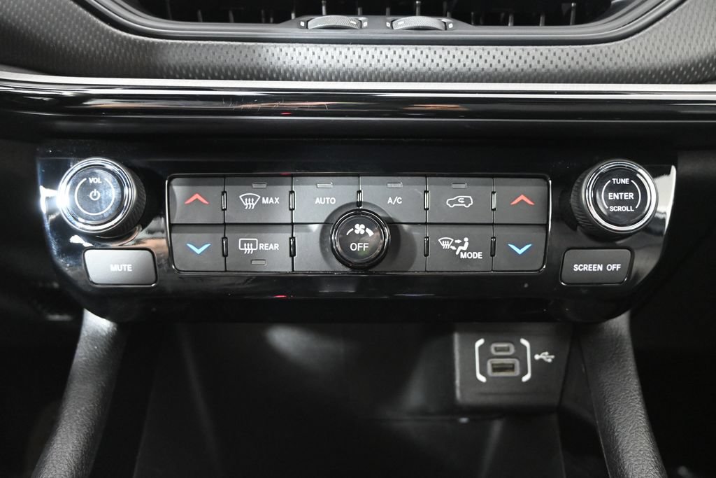 Used 2024 Jeep Compass Trailhawk AWD/4WD image 29