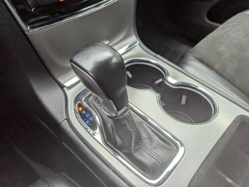 Used 2020 Jeep Grand Cherokee Altitude AWD/4WD image 24