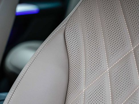 Used 2023 Mercedes-Benz EQE 500 4MATIC Sedan image 26