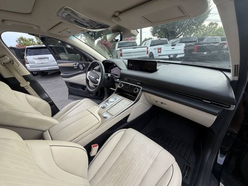 Used 2022 Genesis GV80 2.5T w/ Prestige Package 04 AWD/4WD image 13