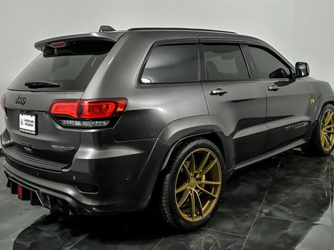 Used 2019 Jeep Grand Cherokee Trackhawk AWD/4WD image 9