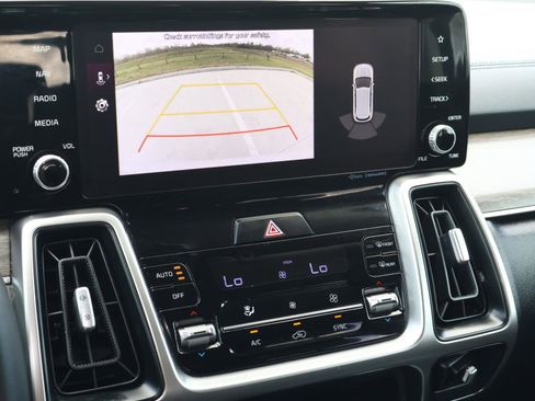Used 2022 Kia Sorento EX image 30