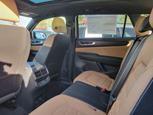 New 2026 Volkswagen Atlas Cross Sport SEL R-Line image 5