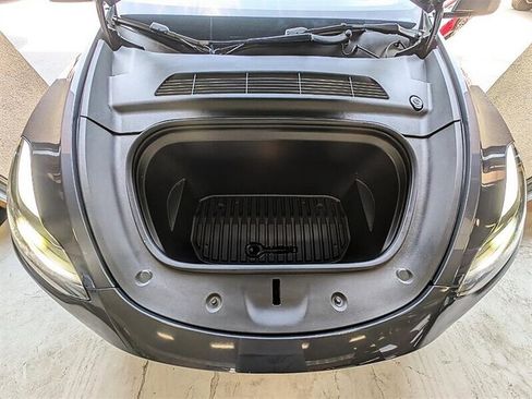 Used 2022 Tesla Model Y Performance AWD/4WD image 17