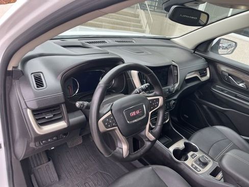 Used 2024 GMC Terrain Denali w/ Denali Premium Package AWD/4WD image 8