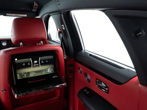 Certified 2022 Rolls-Royce Ghost w/ Ghost Package image 31