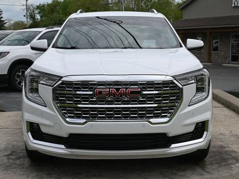 Used 2023 GMC Terrain Denali AWD/4WD image 2