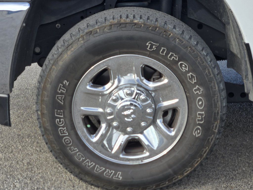 Used 2024 RAM 2500 Tradesman w/ Chrome Appearance Group AWD/4WD image 13