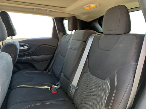 Used 2017 Jeep Cherokee 75th Anniversary image 13