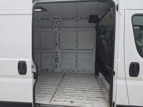 Used 2024 RAM ProMaster 2500 w/ Convenience Group FWD image 21