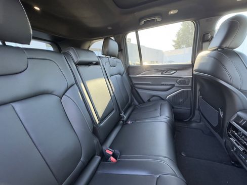New 2026 Jeep Grand Cherokee Limited image 23