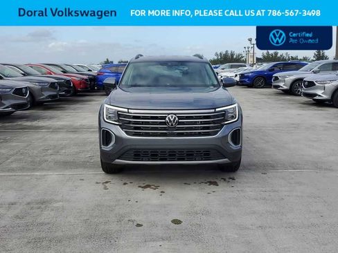 Certified 2024 Volkswagen Atlas SE w/ Black Wheel Package image 10