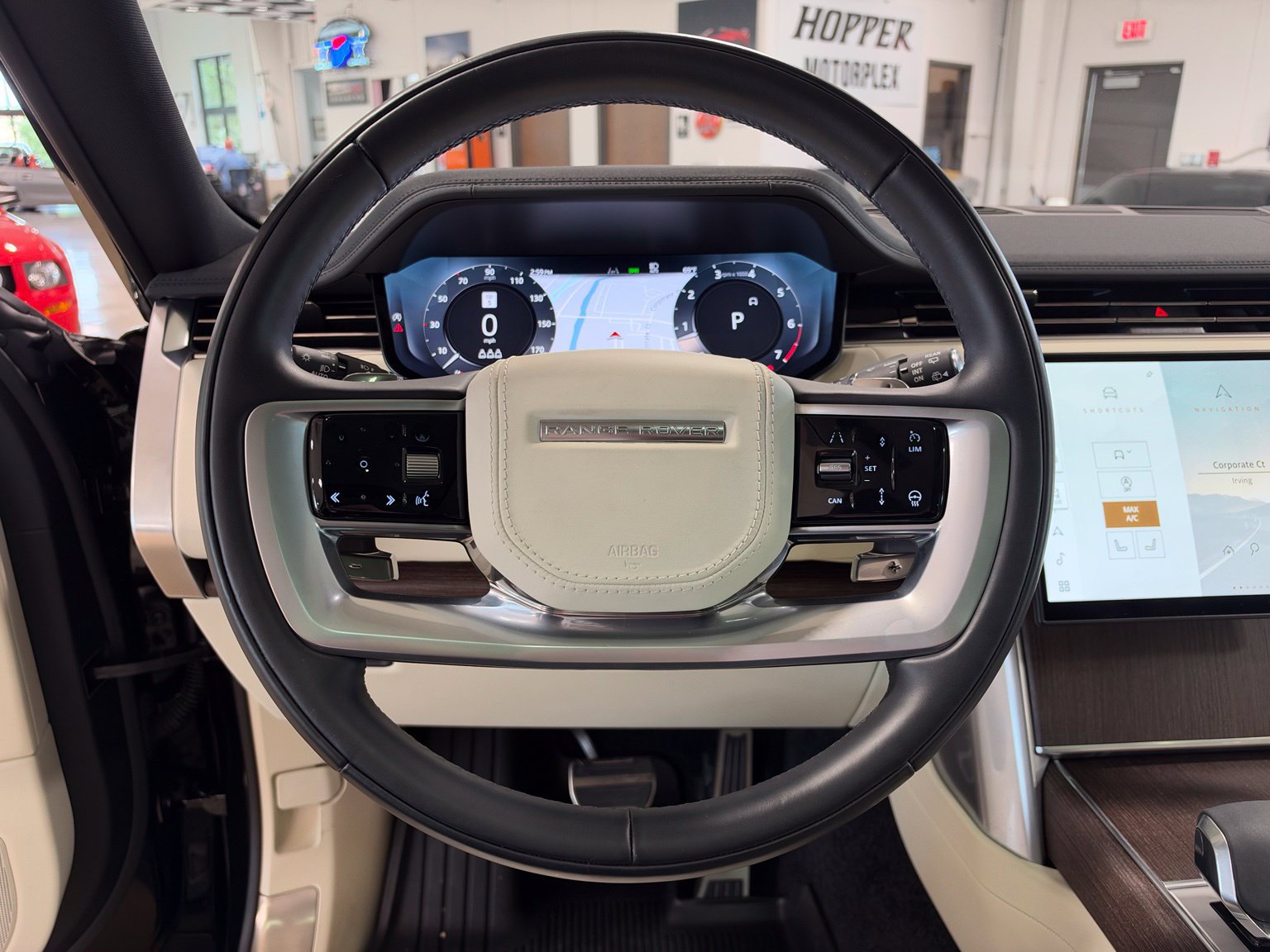 Used 2024 Land Rover Range Rover SE AWD/4WD image 16