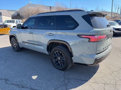 Used 2024 Toyota Sequoia Platinum image 7