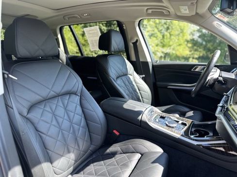 Used 2024 BMW X7 xDrive40i image 23