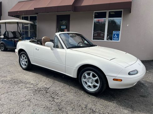 Used 1994 MAZDA MX-5 Miata M-Edition image 11