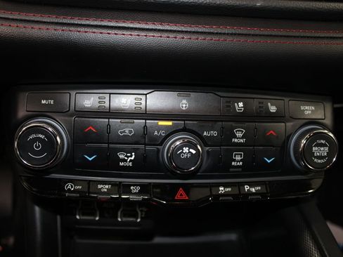 Used 2024 Dodge Durango GT AWD/4WD image 29