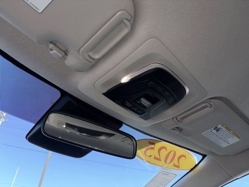 Used 2025 Toyota Corolla LE image 24