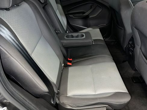 Used 2019 Ford Escape SE image 25