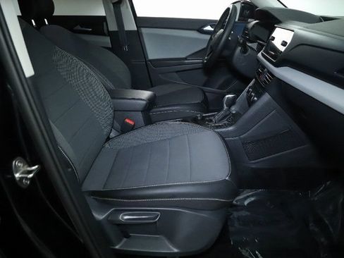 Certified 2022 Volkswagen Taos SE w/ Panoramic Sunroof Package AWD/4WD image 37
